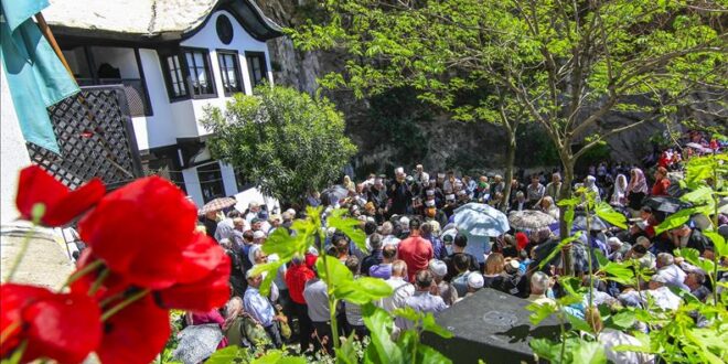 Desetine hiljada vjernika danas stižu u Blagaj na derviški mevlud
