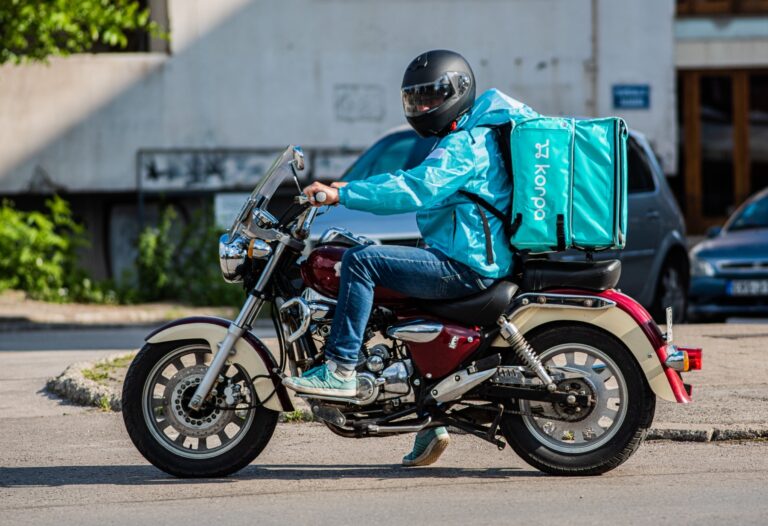 EKSKLUZIVNO | Zeničanin za 072info: Kako je biti Korpa dostavljač, koliko rade i zarade?!