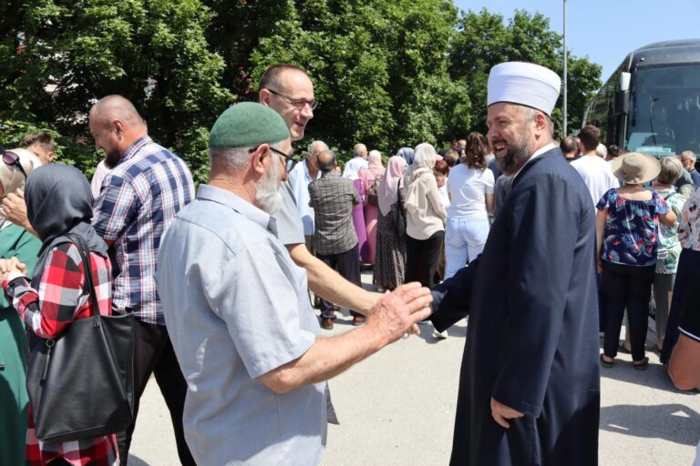 Na hadž ispraćeno 177 hadžija s područja Muftiluka zeničkog