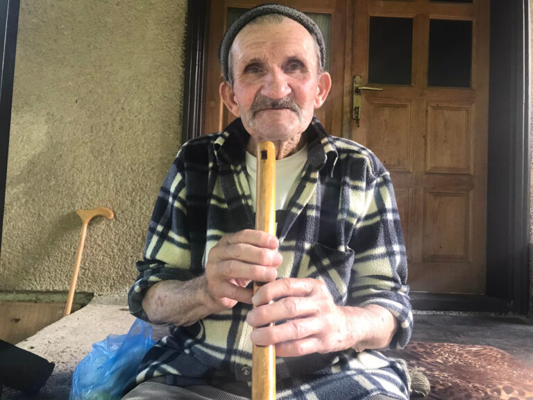 Brajko iz Orahovice plete čarape