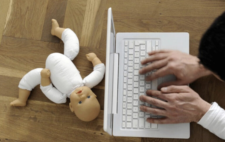 Djevojčica spriječena da se ubije nakon zlostavljanja na internetu