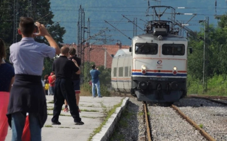 Sezonski brzi voz Sarajevo-Ploče u funkciji od petka