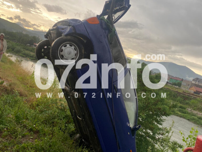 ZENICA: Polom udario u drugo vozilo, a potom završio u rijeci, spašavali ga vatrogasci (FOTO)