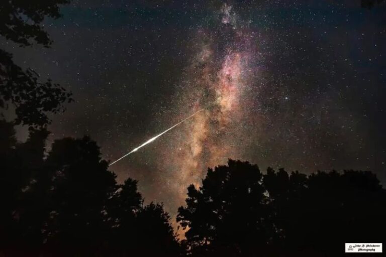 Večeras će se na nebu pojaviti spektakularni prizori, nemojte ih propustiti