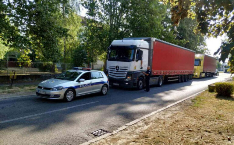 Uz policijsku pratnju transportovan prvi kontingent papira za štampanje glasačkih listića