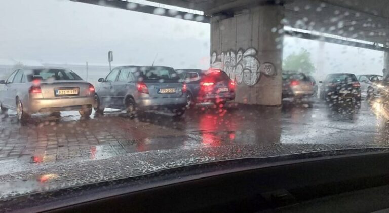 Strašno nevrijeme obustavilo i saobraćaj (VIDEO)