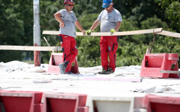 Nesreća na gradilištu: Radnik pao sa visine, bez svijesti je 