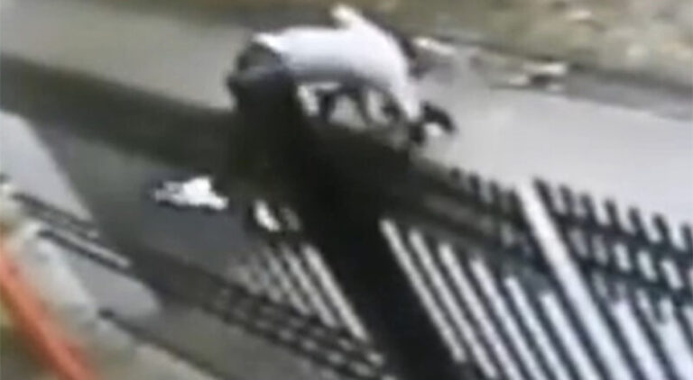 Ukrao bicikl ispred kuće, pa pao (VIDEO)