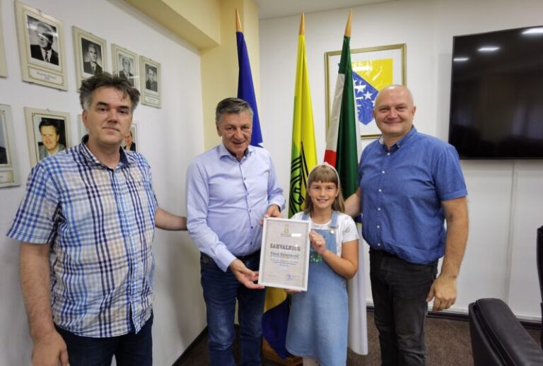 Kasumović primio državnu prvakinju u šahu Lamiju Hatibović