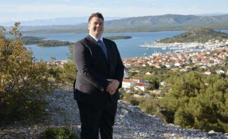 Načelnik općine službenom karticom platio račun u bordelu