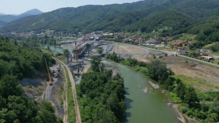 IMPRESIVNI PRIZORI IZ ZRAKA: Pogledajte kako napreduju radovi na gradilištu kod Žepča i Topčić Polja (VIDEO)