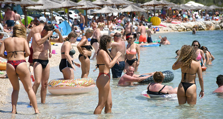 Ugostitelji u Hrvatskoj razočarani: Turisti imaju nove navike, ne žele platiti coca-colu 55 kuna