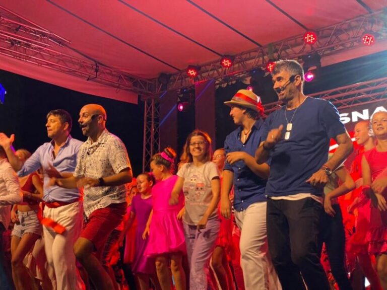 Plesni klubovi “Shadows” i “Stars” zabavljali publiku 11. noći Zenica Summer Festa