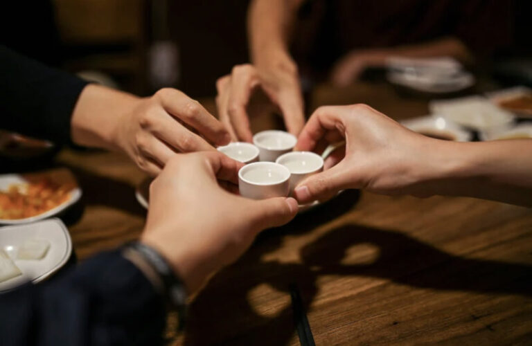 Pozvali mlade da više konzumiraju alkohol kako bi popravili ekonomiju