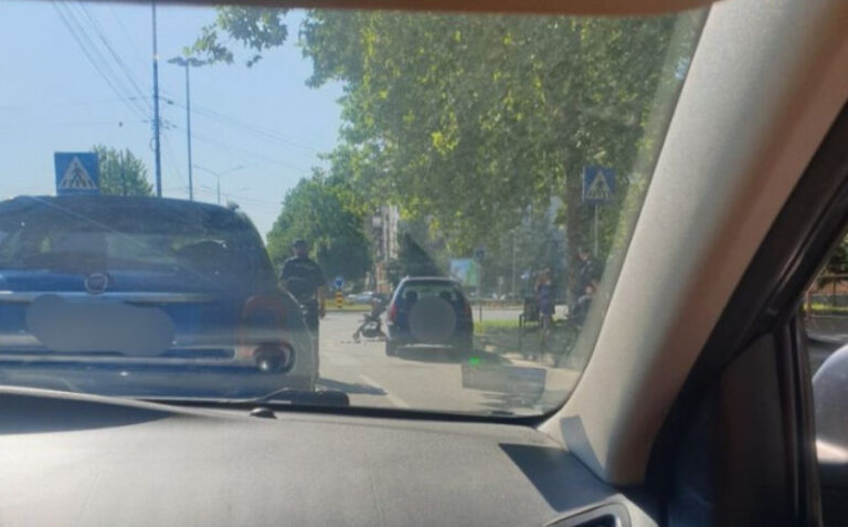 JEZIVA NESREĆA: Automobilom udario u dječja kolica na pješačkom prijelazu, beba zadobila povrede glave 