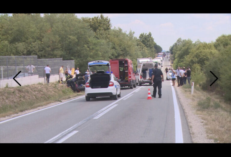 Teška saobraćajna nesreća, povrijeđeno nekoliko osoba