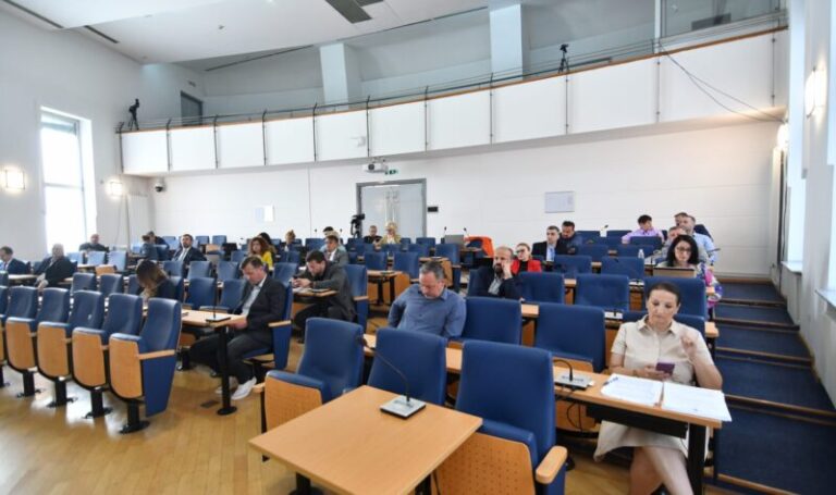 Žestoka rasprava na sjednici Skupštine KS: Čim se priča o antikorupciji, SDA napusti salu