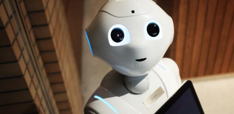 Koji su nedostaci umjetne inteligencije: Hoće li roboti zamjeniti ljude?