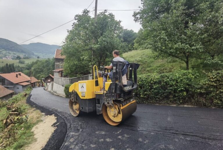 Kasumović: Novi asfalt u Obrenovcima, rješavamo sve probleme građana da im je ugodnije živjeti