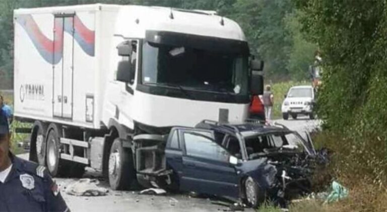 Jedna osoba poginula u sudaru automobila i kamiona