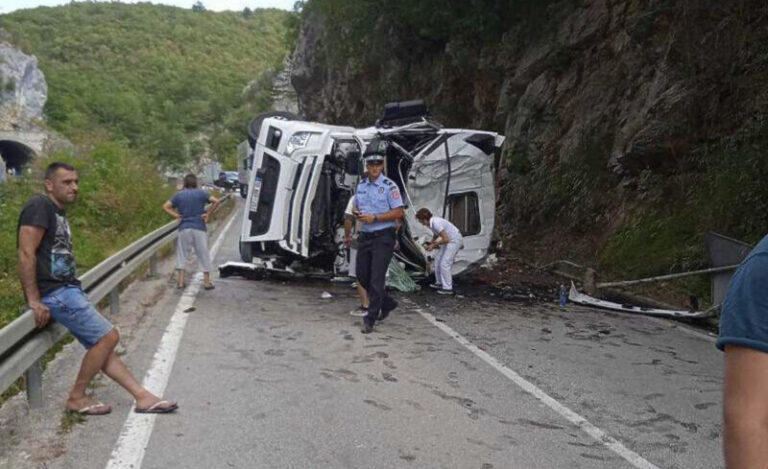 TEŠKA NESREĆA U BIH: Prevrnuo se kamion