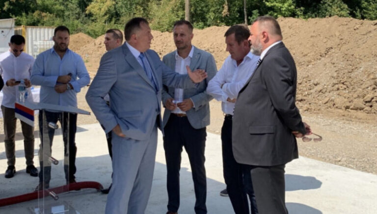 Usvojen Pravilnik: Preko stikera za registraciju pratit će se kretanja svih vozila registrovanih u BiH