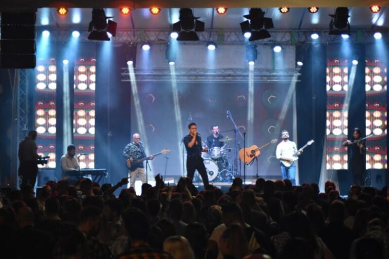 Adi Šoše i AL music band nastupili trinaestu noć ZSF-a 