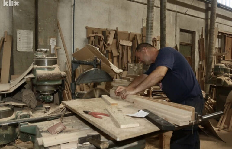 Radnici Konjuha čekaju zasluženu penziju, strateški partner spasio bi živiničku fabriku 