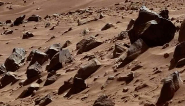 Slika s Marsa šokirala ljude širom svijeta: Tvrde da se na fotografiji vidi nešto nevjerovatno