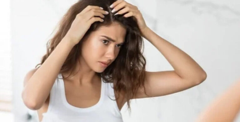 TikTokom se širi savjet za uklanjanje peruti, ne isprobavajte ga jer možete oštetiti vlasište