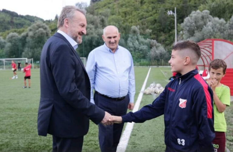 Izetbegović: Bolji uvjeti za mlade su nulti prioritet SDA