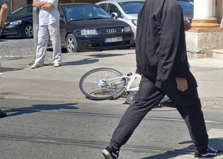 Policija i Hitna pomoć na terenu: Povrijeđena biciklistkinja