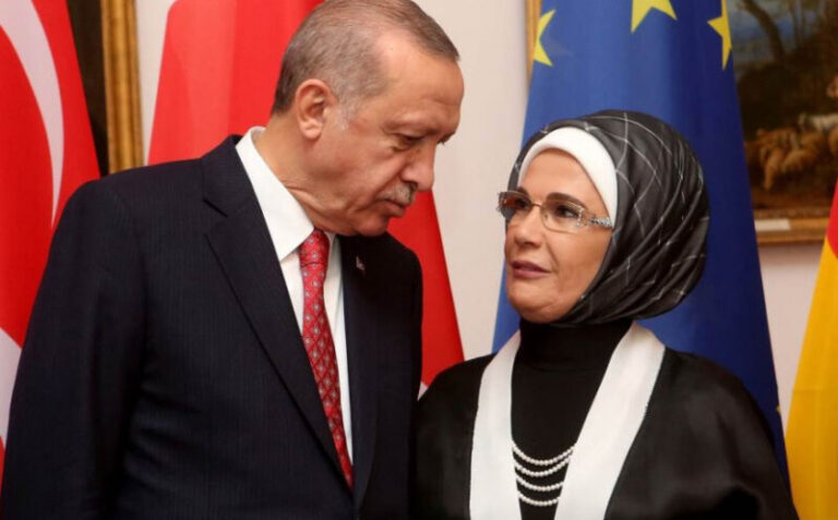 Redžep Tajip Erdoan u Sarajevo stiže sa suprugom, dovodi i devet ministara