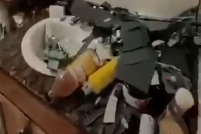 Roditelji mu oduzeli telefon, dječak demolirao stan (VIDEO)