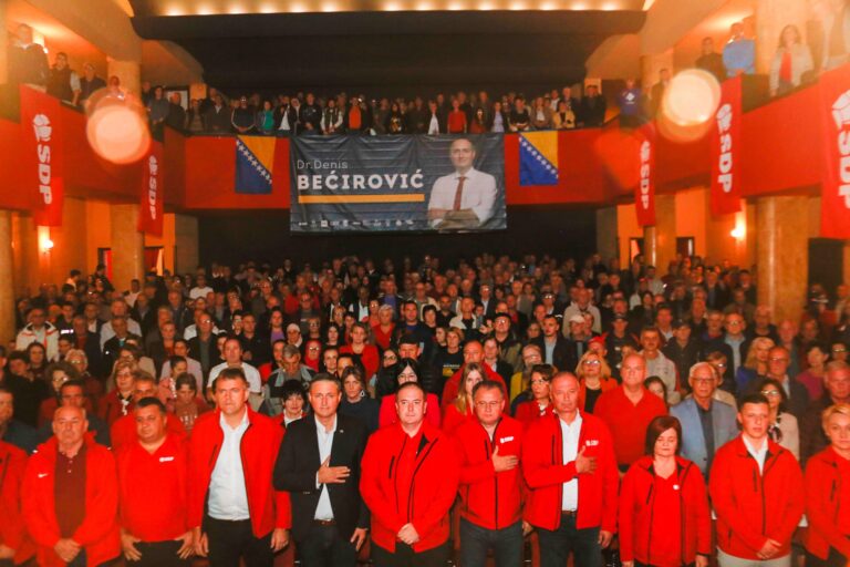 Bećirović u Zavidovićima: Nećemo svađu sa Zapadom, hoćemo u EU i NATO!