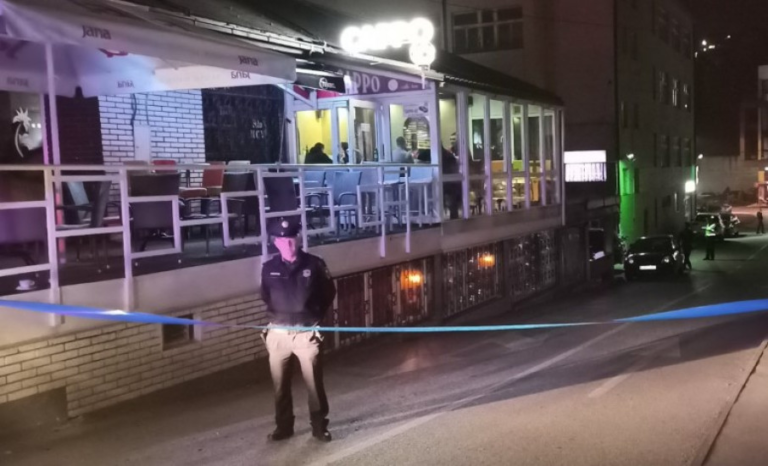 Prve fotografije s mjesta pucnjave u Kaknju: Policija na terenu, blokirana ulica