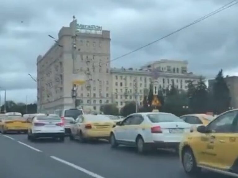 Haker izazvao haos: Pozvao sva raspoloživa taksi vozila na istu adresu