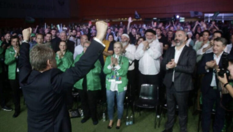 Izetbegović | Moj emanet mlađima večeras je: Nikada! Ne dajte da vas umore 