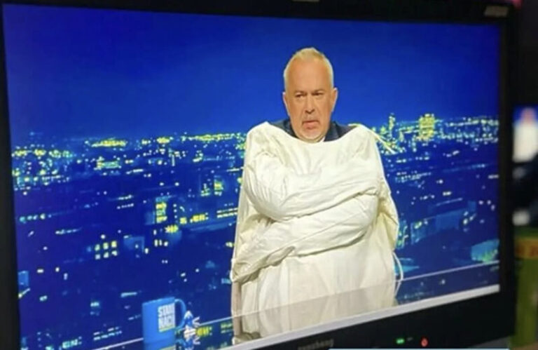 Hrvatski voditelj iznenadio gledatelje pojavivši se u luđačkoj košulji