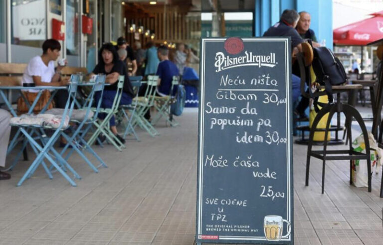 Kafić “naplaćuje” posebne usluge: “Neću ništa” i “samo čašu vode” imaju cijenu 