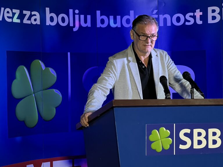 Kurić poručio Dodiku iz kraljevskog grada: Milorade, SBB ti neće dozvoliti da rušiš našu domovinu!