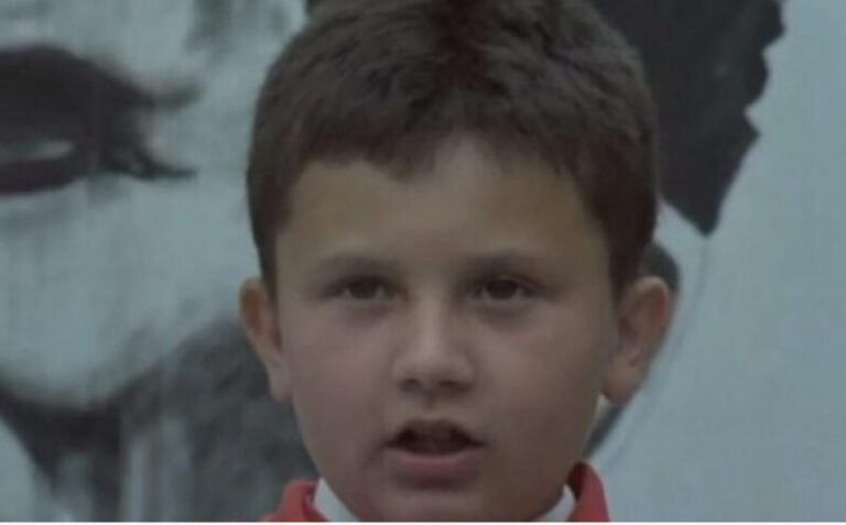 Pogledajte kako danas izgleda simpatični Malik iz filma “Otac na službenom putu”