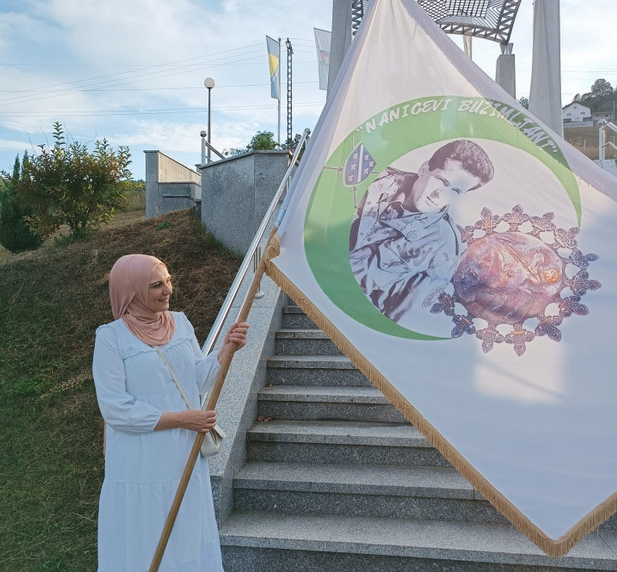 Elmedina Muftić, kojoj je pisao brat rahmetli Izeta Nanića: Neću ukloniti sliku, ja sam spoj Izeta Nanića i Sebije Izetbegović, nemojte to iskrivljavati!