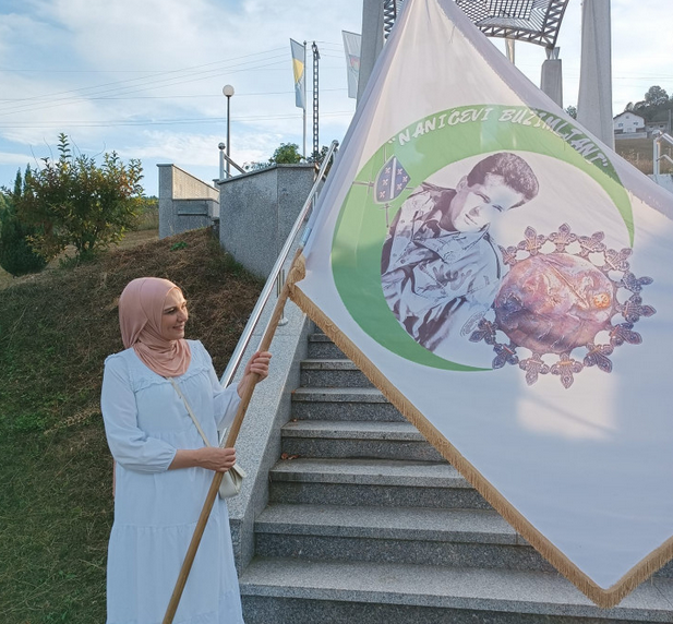 Elmedina Muftić, kojoj je pisao brat rahmetli Izeta  Nanića: Neću ukloniti sliku, ja sam spoj Izeta Nanića i Sebije  Izetbegović, nemojte to iskrivljavati!