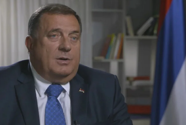 Dodik: U Sarajevu ne jedem, ne pijem ni njihovu vodu, uvijek nosim flašicu sa sobom