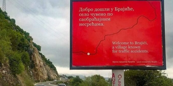 Bilboard koji je šokirao vozače: “Dobrodošli u selo čuveno po saobraćajnim nesrećama”