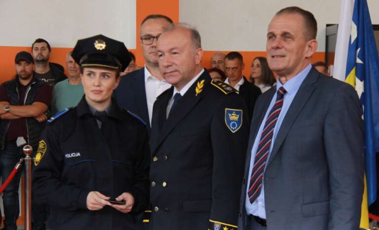 Policijski kadeti iz ZDK-a položili zakletvu te potpisali ugovore o radu