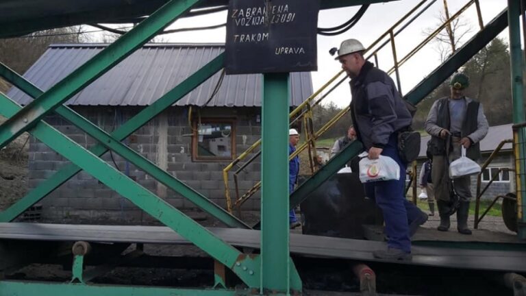 Sindikat: EPBiH će radnicima isplatiti po 750 KM, ali ne i rudarima; Andelija: To je u nadležnosti uprava rudnika