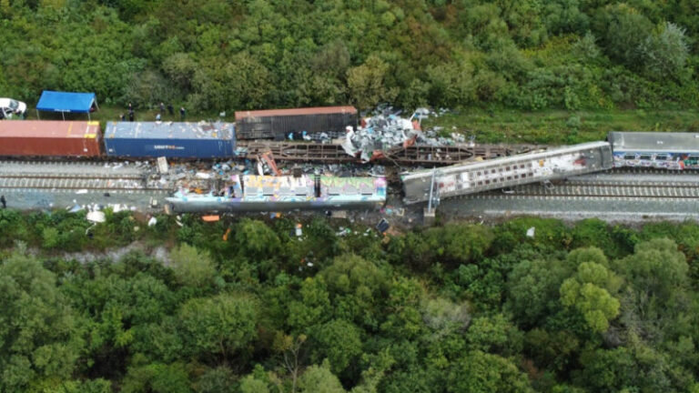 Denis je povrijeđen u teškoj željezničkoj nesreći: Bilo je strašno, kao da je udario tenk u voz