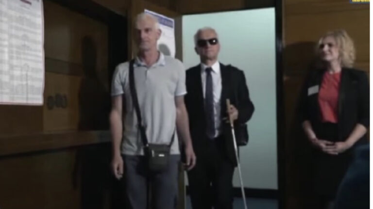 Nevjerovatan slučaj u selu iz BiH: 80 glasača preko noći oslijepilo, kako bi imali vodiče za glasanje